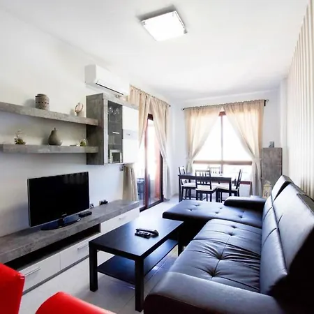 Vip Holidays & Center 2 Апартаменты *